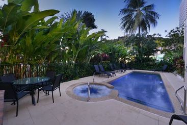 호텔 Port Douglas Apartments   Adults Only Oasis
