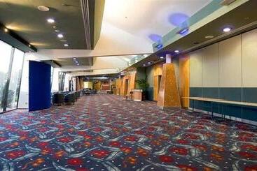 Отель Mercure Sydney Liverpool