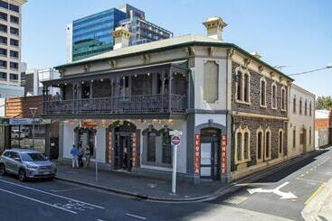 هتل Tequila Sunrise Hostel Adelaide