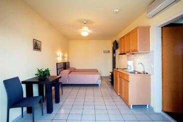 Jason Hotel Apartments