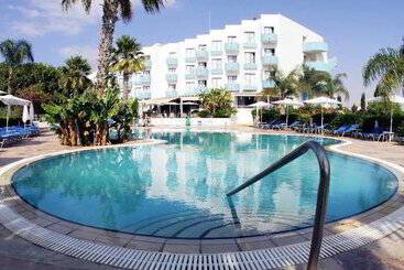هتل آپارتمان Lantiana Gardens Apart