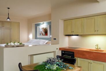 شقة Voreina Gallery Suites