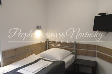 هاستل People Business Novinsky