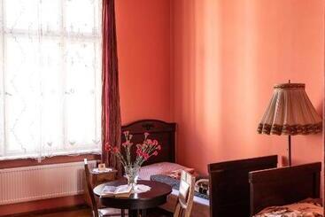 Hostel, Pokoje Gościnne Mleczarnia Ozonowane