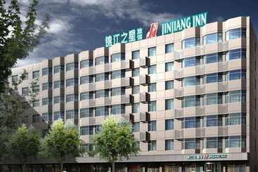 בית מלון כפרי Jinjiang Inn Wuhan Wansongyuan Food Street Qushui Building