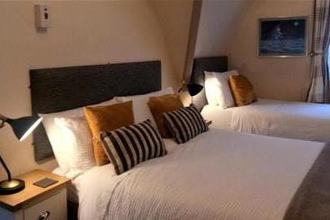 ペンション Emsley Guest House