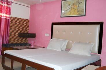 هتل Aditya Palace