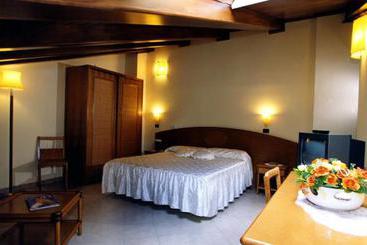 בית מלון כפרי Alessi Palace