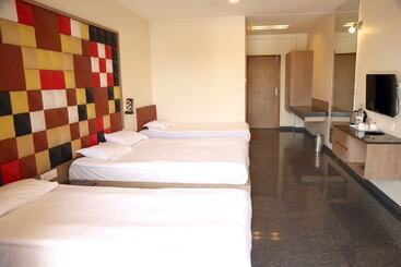 호텔 Aurangabad Gymkhana Club