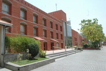 فندق Cambay Sapphire  Gandhinagar