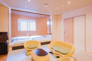 Otel Dogo Onsen Yachiyo 道後温泉八千代