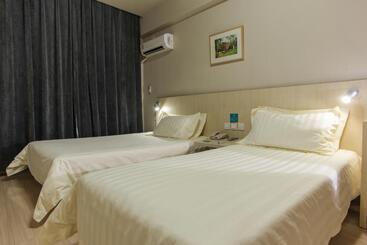 Отель Jinjiang Inn Beijing Hepingmen