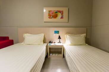 בית מלון כפרי Jinjiang Inn Tianjin Bawei Road