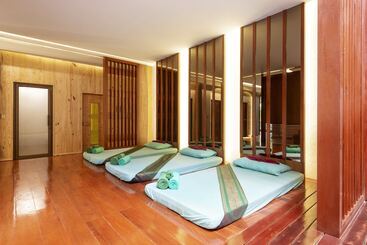 هتل Khaolak Bayfront Resort