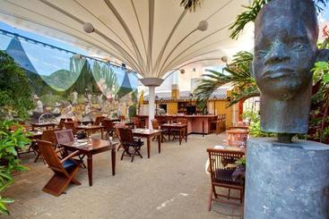 酒店 Kura Hulanda Lodge & Beach Club