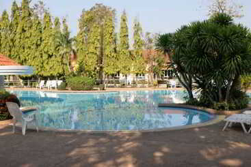 فندق Dad D Resort By Lopburi Inn Resort