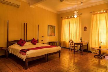 فندق Old Harbour