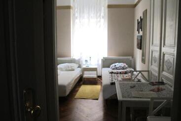 펜션 Centar Guesthouse