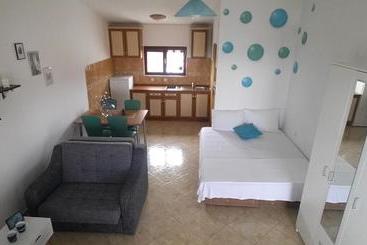 آپارتمان‌های توریست‌ها Apartments Tati