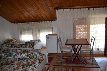 هتل آپارتمان Hostel Valentin