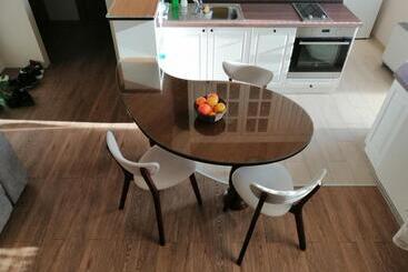 هتل Chola Guest House