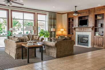 Отель Comfort Suites Huntsville Midcity District At Research Park