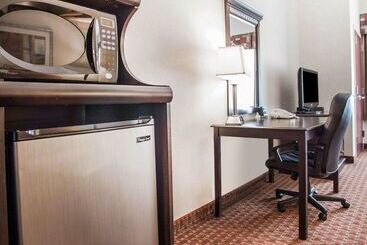 Tapa Hotel, Inn & Suites