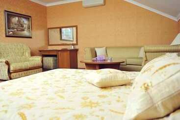 هتل Diplomat Club