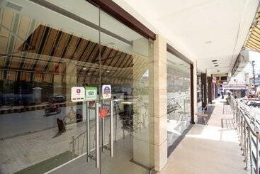 Отель Genx Usha Kiran Agra