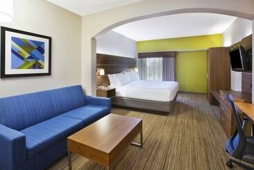 Holiday Inn Express Hotel & Suites Cincinnati Northeast Milford, An Ihg