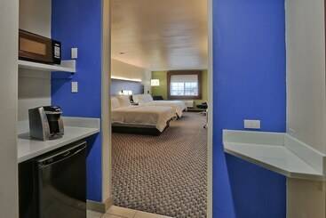 Отель Holiday Inn Express Santa Rosa, An Ihg