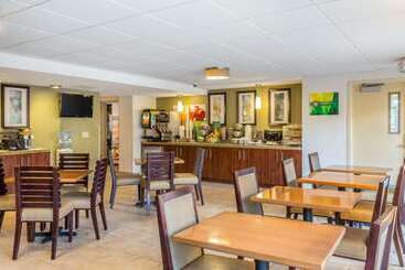 בית מלון כפרי Quality Inn Flamingo