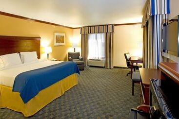 Holiday Inn Express Hotel And Suites Of Falfurrias, An Ihg