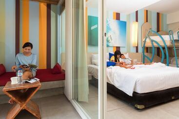 Bliss Surfer Hotel By Tritama Hospitality