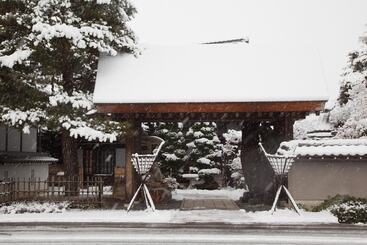 فندق Hanaougi Bettei Iiyama