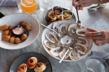 هتل The Restoration