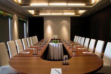 Отель Taj Green Cove Resort And Spa Kovalam