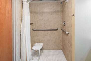 בית מלון כפרי Wingate By Wyndham Bowling Green