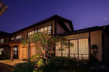 Yufuin Onsen Wafu Ryokan Tsuenosho