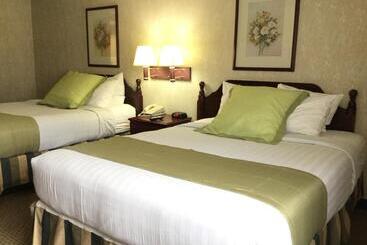 هتل Americas Best Value Inn And Suites Saint Charles