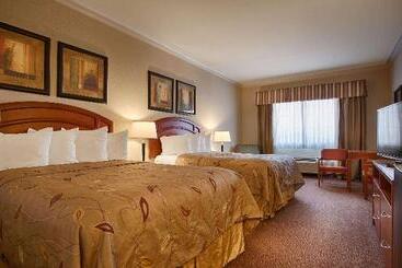 호텔 Best Western Inn & Suites Cleveland