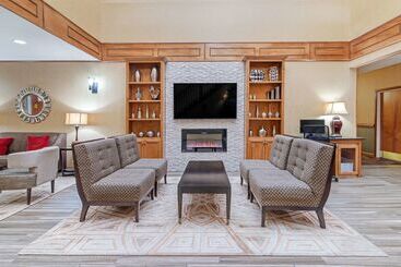 호텔 Best Western Plus Bradbury Inn And Suites