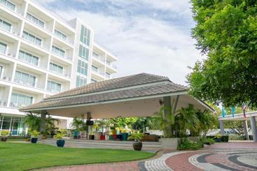 هتل Cera Resort @ Cha Am