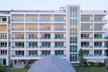 Отель Cera Resort @ Cha Am