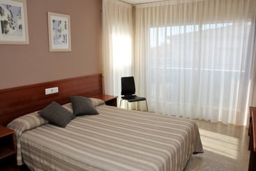 هتل Calafell Platja Mar