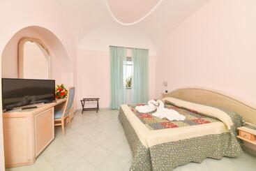 ホテル Felix Terme