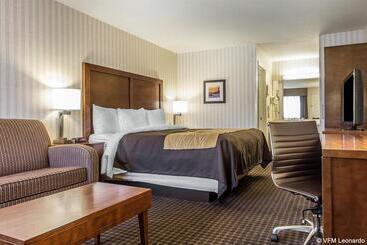 בית מלון כפרי Quality Inn Half Moon Bay Miramar Beach