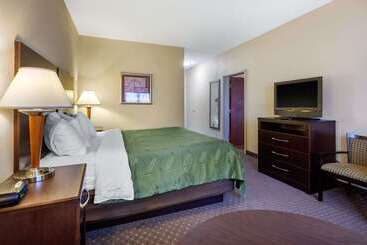 Отель Quality Inn