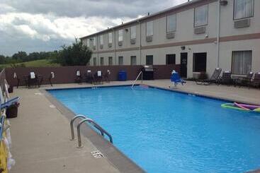 Отель Red Roof Inn Plus+ Danville, Ky