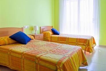 ツーリストアパートメント Rvs Apartamentos Ses Illes